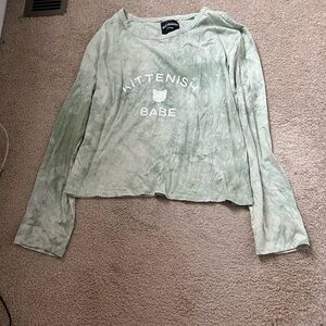Green white tie dye kittenish long sleeve tee